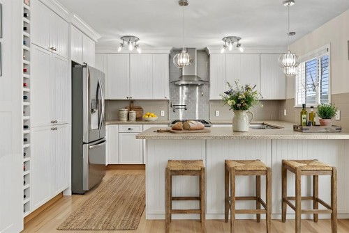 232 Oakmere Place, Chestermere, AB - Indoor Photo Showing Kitchen With Upgraded Kitchen
