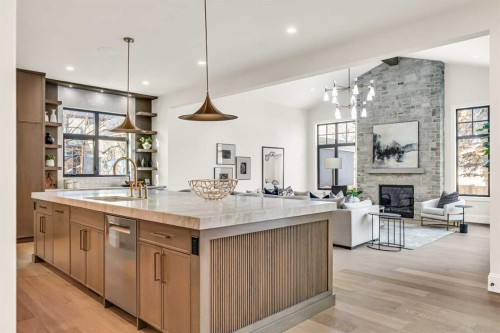 518 33 Avenue Sw, Calgary, AB - Indoor Photo Showing Kitchen