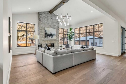 518 33 Avenue Sw, Calgary, AB - Indoor Photo Showing Living Room With Fireplace
