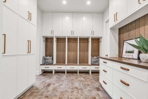 518 33 Avenue Sw, Calgary, AB - Indoor Photo Showing Other Room