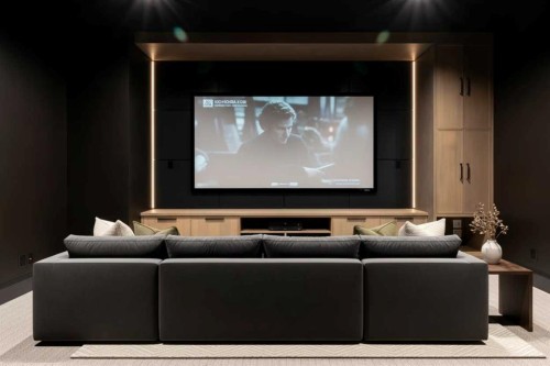 518 33 Avenue Sw, Calgary, AB - Indoor Photo Showing Other Room