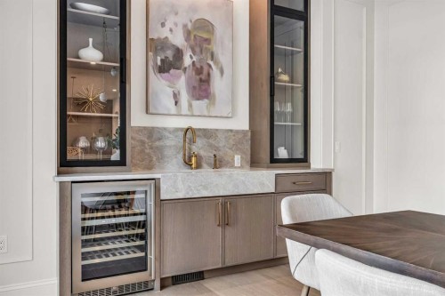 518 33 Avenue Sw, Calgary, AB - Indoor