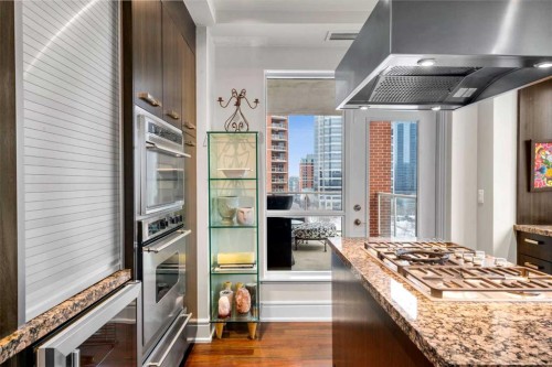 804-690 Princeton Way Sw, Calgary, AB - Indoor Photo Showing Kitchen