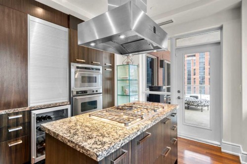 804-690 Princeton Way Sw, Calgary, AB - Indoor Photo Showing Kitchen With Upgraded Kitchen