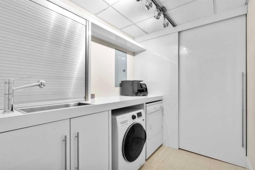 804-690 Princeton Way Sw, Calgary, AB - Indoor Photo Showing Laundry Room