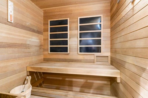 804-690 Princeton Way Sw, Calgary, AB - Indoor Photo Showing Other Room