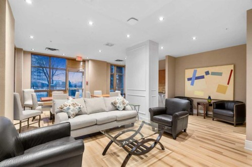 804-690 Princeton Way Sw, Calgary, AB - Indoor Photo Showing Living Room
