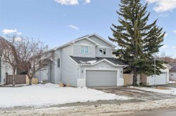 837 Applewood Drive SE Calgary, AB T2A 7R6