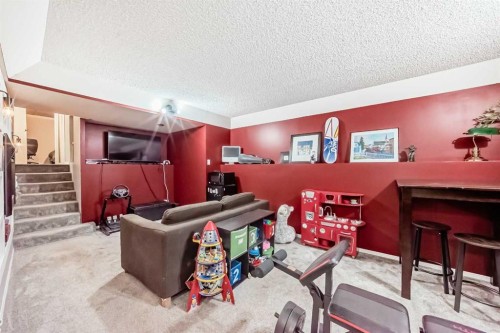 107 Fawn Crescent Se, Calgary, AB - Indoor Photo Showing Other Room