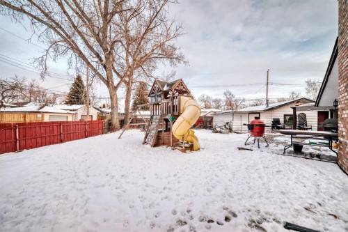 107 Fawn Crescent Se, Calgary, AB - Outdoor