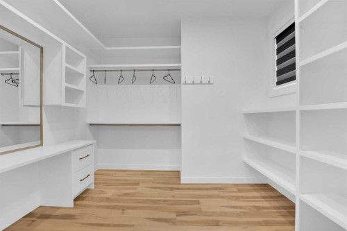 216 99 Avenue Se, Calgary, AB - Indoor With Storage