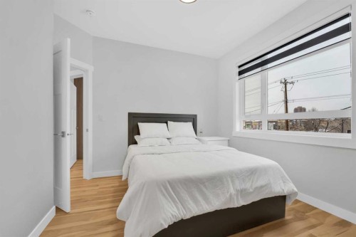 216 99 Avenue Se, Calgary, AB - Indoor Photo Showing Bedroom