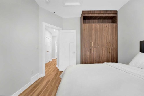 216 99 Avenue Se, Calgary, AB - Indoor Photo Showing Bedroom