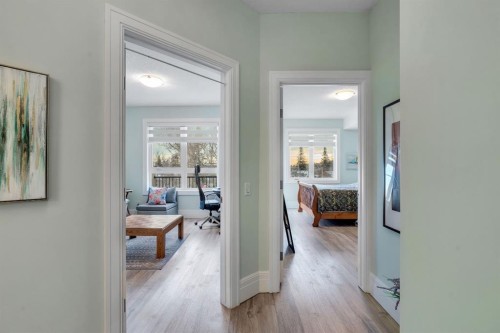 304-518 33 Street Nw, Calgary, AB - Indoor Photo Showing Other Room