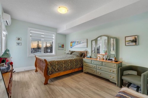 304-518 33 Street Nw, Calgary, AB - Indoor Photo Showing Bedroom