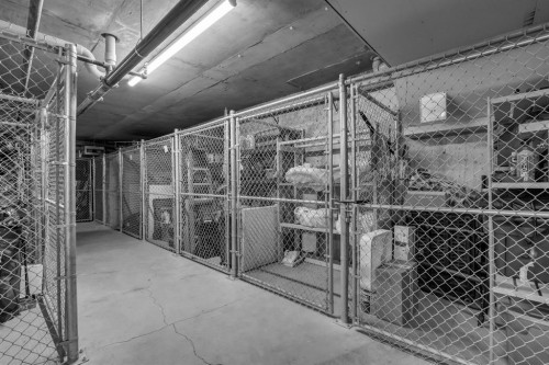 304-518 33 Street Nw, Calgary, AB - Indoor With Storage