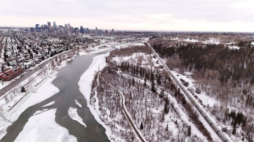 304-518 33 Street Nw, Calgary, AB - Outdoor With View