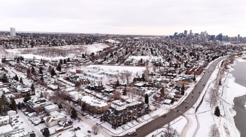 304-518 33 Street Nw, Calgary, AB - Outdoor With View