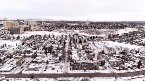 304-518 33 Street Nw, Calgary, AB - Outdoor With View