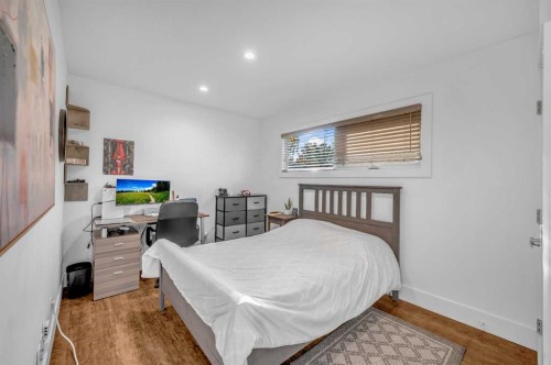 10012 Willowview Road Se, Calgary, AB - Indoor Photo Showing Bedroom
