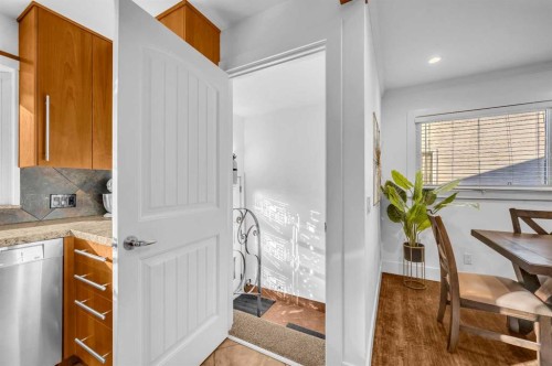 10012 Willowview Road Se, Calgary, AB - Indoor