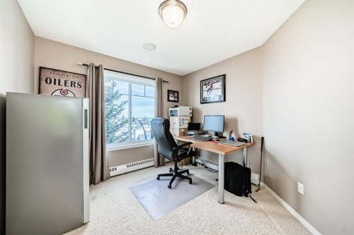 10-21 Mckenzie Towne Gate Se, Calgary, AB - Indoor Photo Showing Office