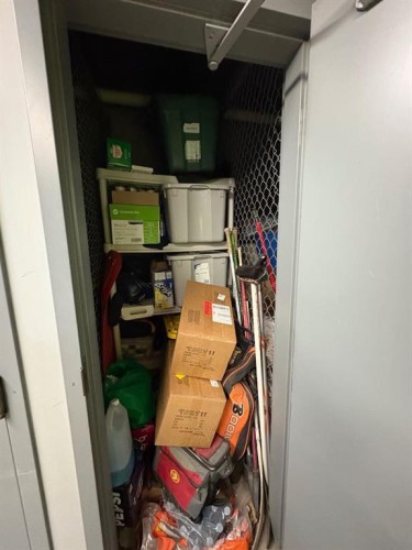 10-21 Mckenzie Towne Gate Se, Calgary, AB - Indoor