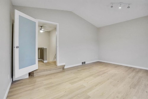 58 Lakeview Bay, Chestermere, AB - Indoor Photo Showing Other Room