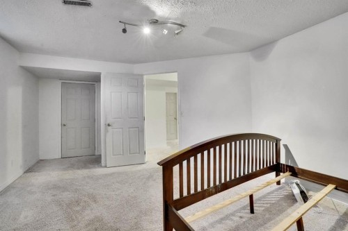 58 Lakeview Bay, Chestermere, AB - Indoor