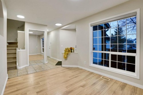 58 Lakeview Bay, Chestermere, AB - Indoor Photo Showing Other Room