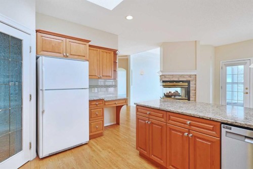 108 Hamptons Heights Nw, Calgary, AB - Indoor Photo Showing Kitchen