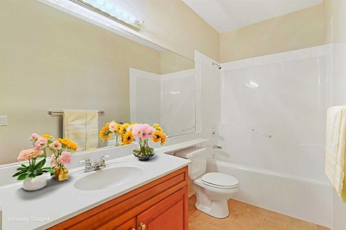 108 Hamptons Heights Nw, Calgary, AB - Indoor Photo Showing Bathroom