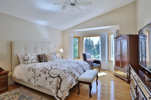 185 Hamptons Square Nw, Calgary, AB - Indoor Photo Showing Bedroom