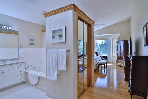 185 Hamptons Square Nw, Calgary, AB - Indoor