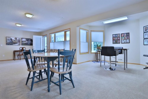 185 Hamptons Square Nw, Calgary, AB - Indoor Photo Showing Dining Room