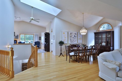 185 Hamptons Square Nw, Calgary, AB - Indoor Photo Showing Dining Room