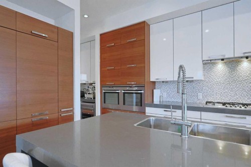 1707 Broadview Road Nw, Calgary, AB - Indoor Photo Showing Kitchen With Double Sink With Upgraded Kitchen