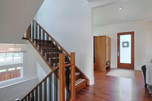 1707 Broadview Road Nw, Calgary, AB - Indoor Photo Showing Other Room