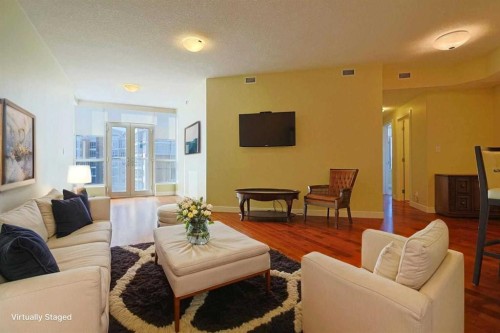 609-16 Varsity Estates Circle Nw, Calgary, AB - Indoor Photo Showing Living Room