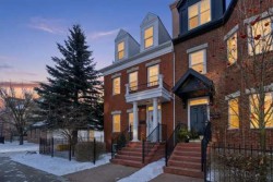 2405 Sorrel Mews SW Calgary, AB T2T 6G5