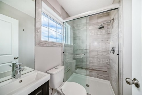 46 Panora Street Nw, Calgary, AB - Indoor Photo Showing Bathroom