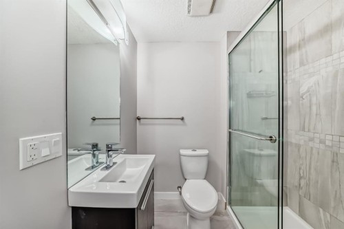 46 Panora Street Nw, Calgary, AB - Indoor Photo Showing Bathroom
