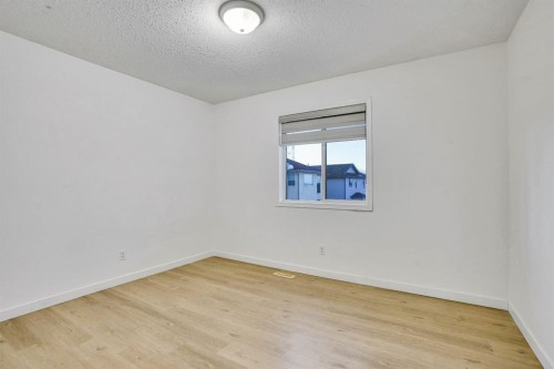 58 Lakeview Bay, Chestermere, AB 