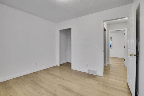 58 Lakeview Bay, Chestermere, AB 