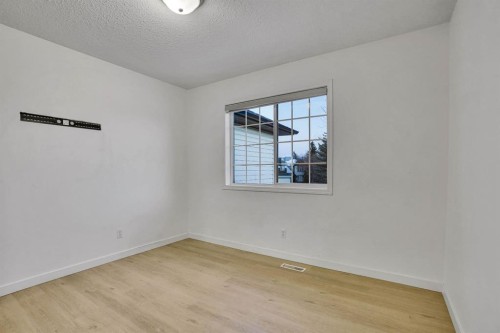 58 Lakeview Bay, Chestermere, AB 