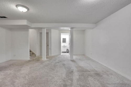 58 Lakeview Bay, Chestermere, AB 