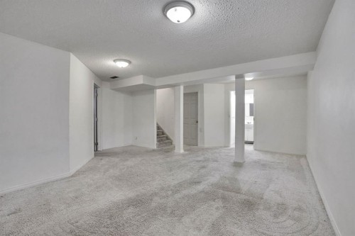 58 Lakeview Bay, Chestermere, AB 