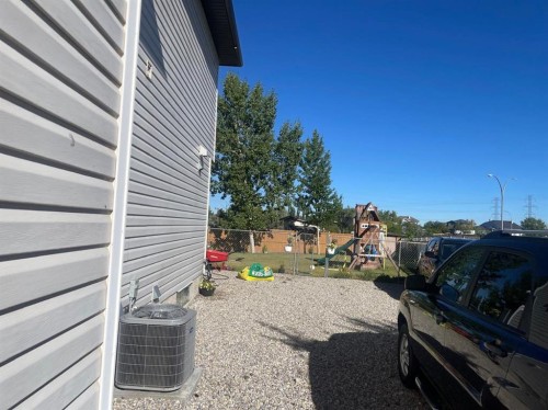 58 Lakeview Bay, Chestermere, AB 