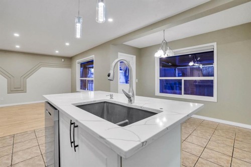 58 Lakeview Bay, Chestermere, AB 
