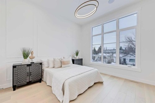 422 14 Avenue Ne, Calgary, AB - Indoor Photo Showing Bedroom